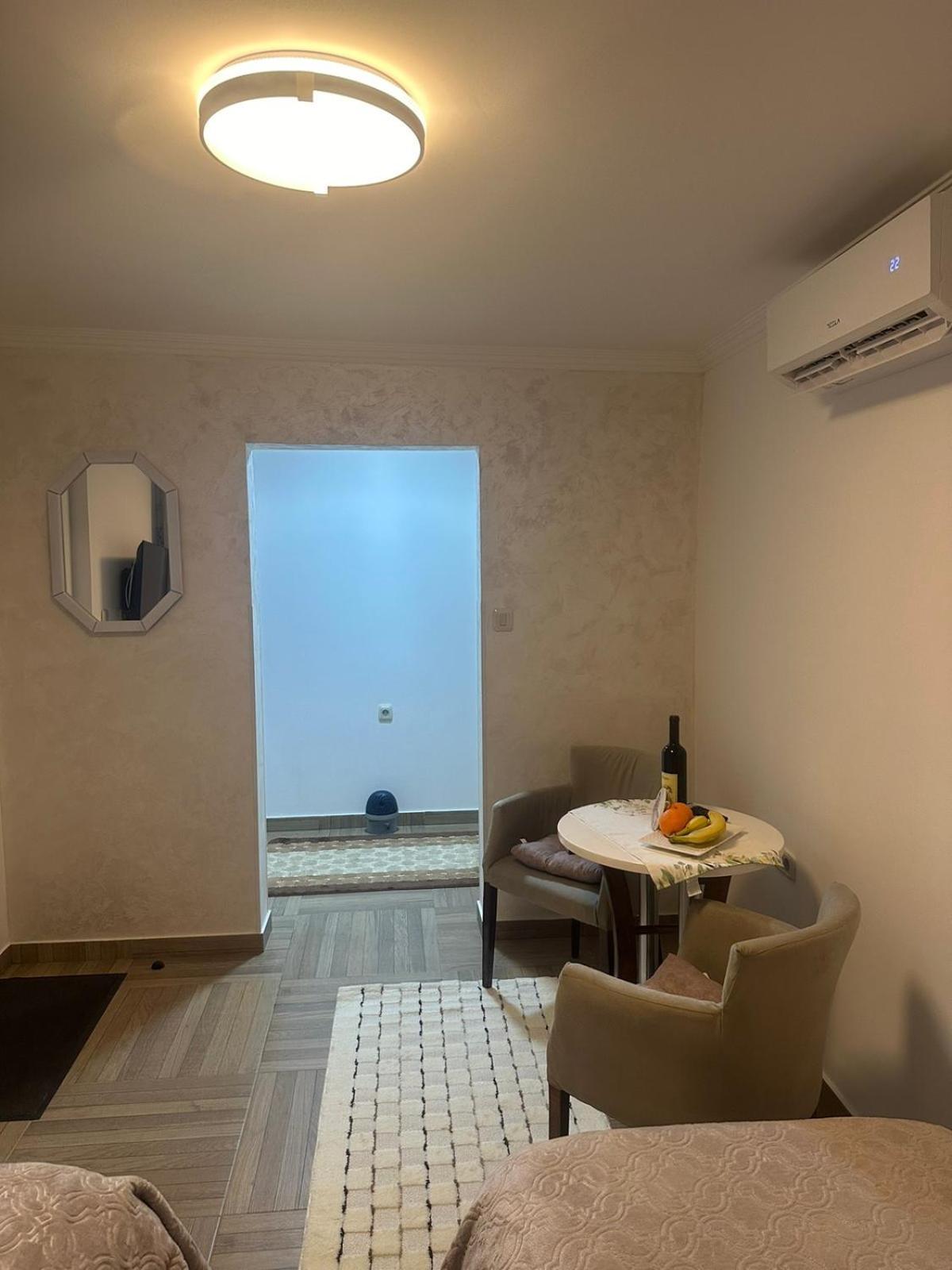 Apartmani Emily & Jully Niksic Exterior photo