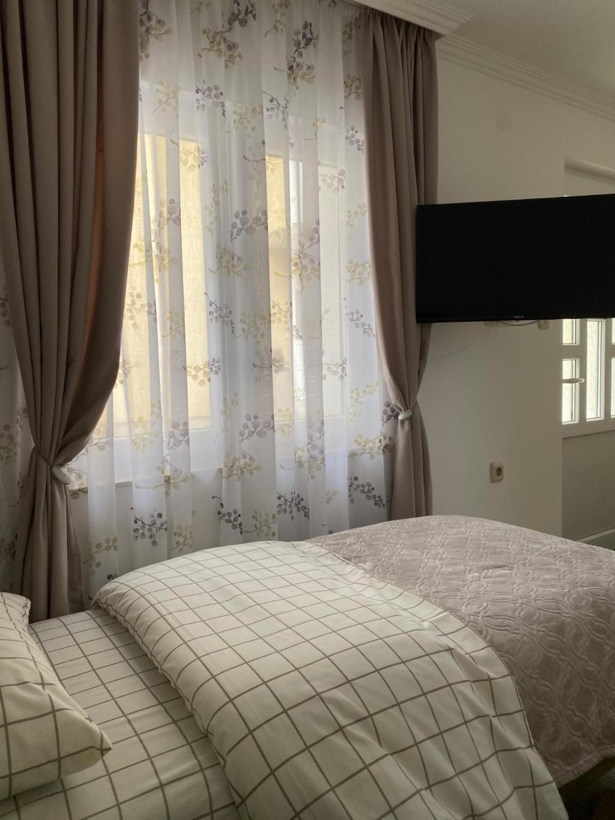 Apartmani Emily & Jully Niksic Exterior photo